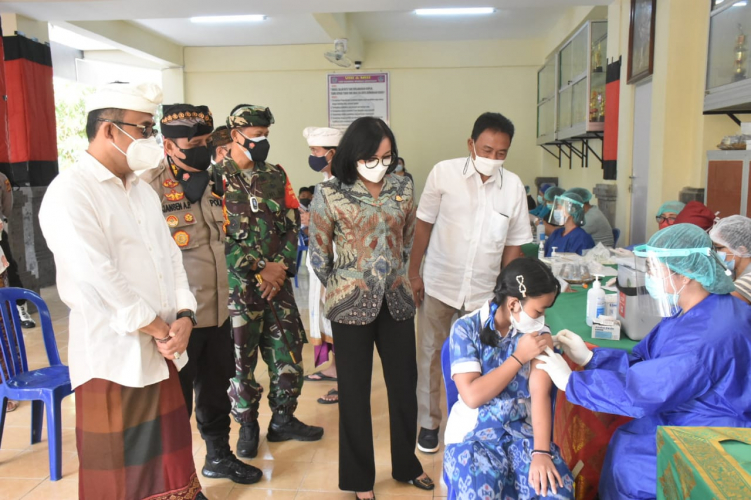 Pemkot Denpasar terus pantau pelaksanaan vaksinasi anak