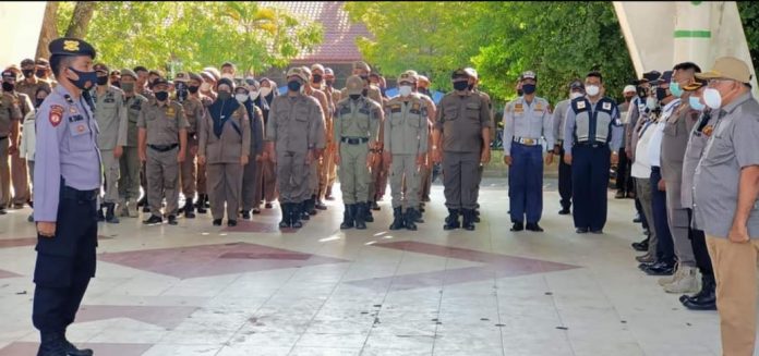 Tim Gabungan Patroli Prokes Tertibkan Pedagang di Alun-alun Tanjung Balai