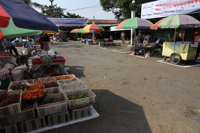 Pasar Puri Baru Pati Ditata untuk Hindari Kerumunan, Antarlapak Pedagang Diberi Tanda Jarak