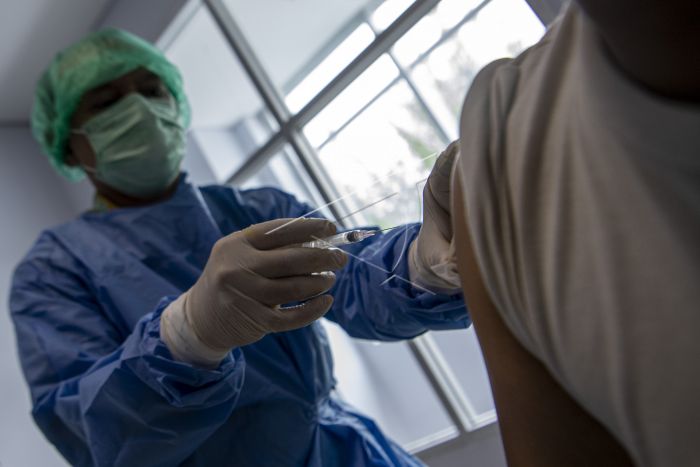 Ratusan Nakes di Muna Barat  Siap Terima Vaksin Dosis Tiga