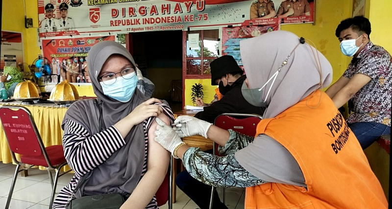 87 Warga Kelurahan Empoang di Suntik Vaksin Covid-19,Lurah Harap Tetap Disiplin Prokes