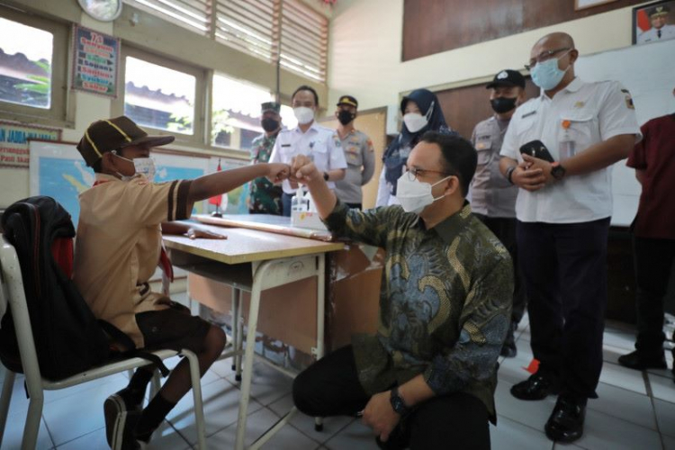 Jakarta Mengejar Target Vaksinasi Anak Usia 6-11 Tahun