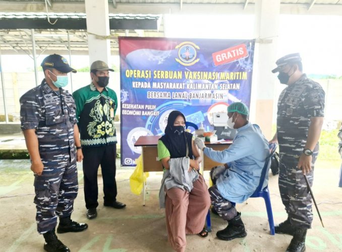 Lanal Banjarmasin Sasar Vaksinasi Ke Pasar Pondok Mangga Loktabat Banjarbaru Utara