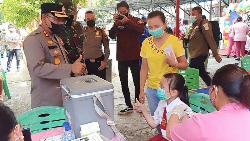 Kapolres Rohil Tinjau Pelaksanaan Bhayangkari Peduli Vaksin Anak Usia 6-11 Tahun di Bagan siapi-api
